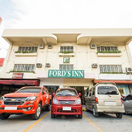 Vaccinated Staff - Oyo 465 Ford'S Inn Cebu Kültér fotó